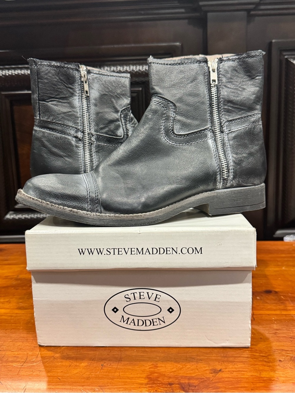 Steve Madden Men’s Black Leather Side-Zip Ankle Booties